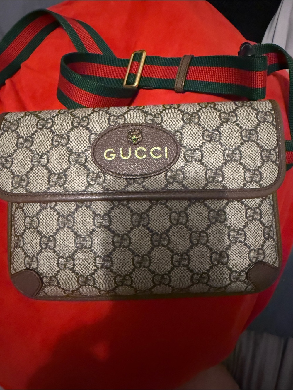 Gucci Beige GG Supreme Canvas Messenger Bag and card holder.